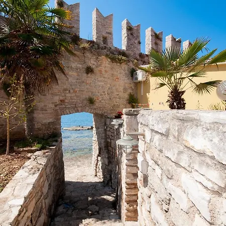 فيلة House Aurelio *