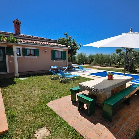 فيلة House Aurelio *