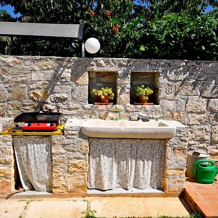فيلة House Aurelio *