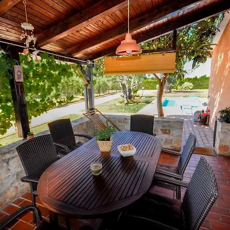 House Aurelio Villa *