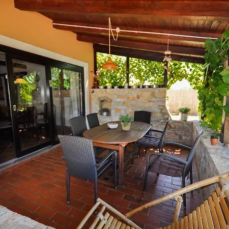 House Aurelio Villa